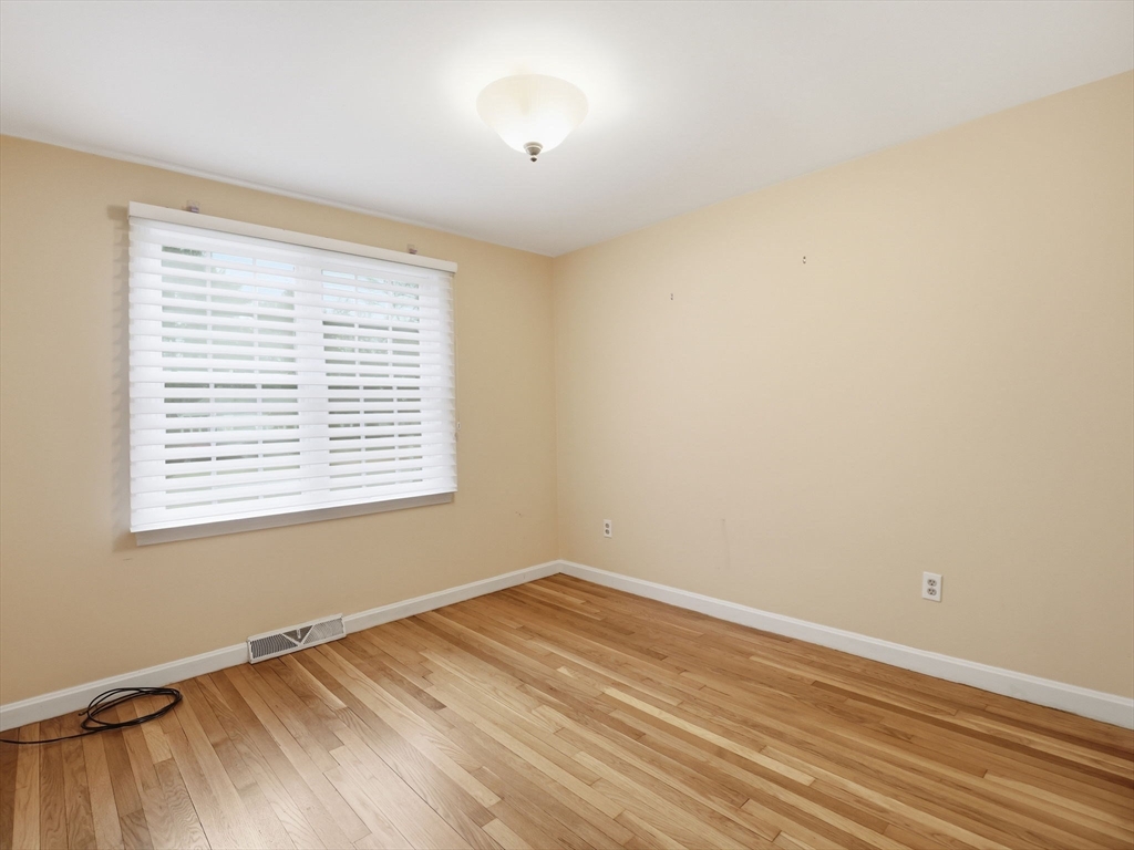 8 Monument Hill Road Chelmsford, MA 01824 - Photo 26 of 40