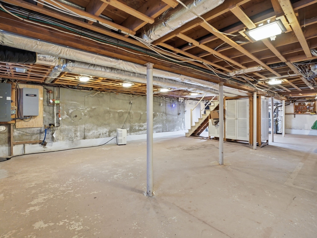 8 Monument Hill Road Chelmsford, MA 01824 - Photo 30 of 40