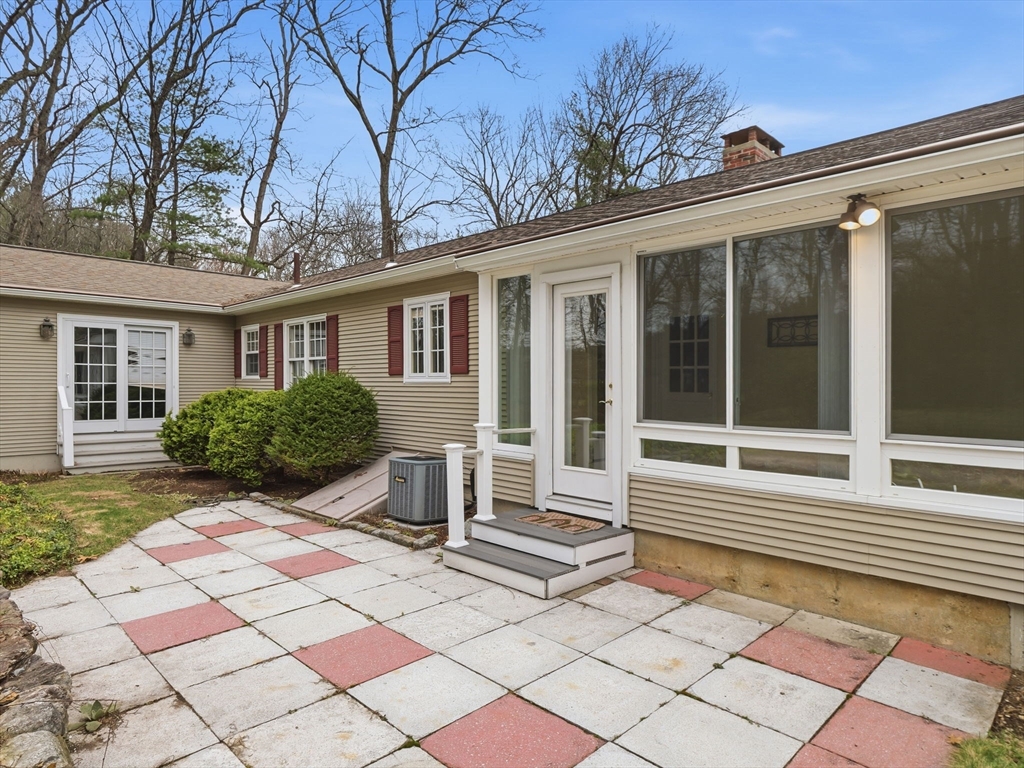 8 Monument Hill Road Chelmsford, MA 01824 - Photo 33 of 40