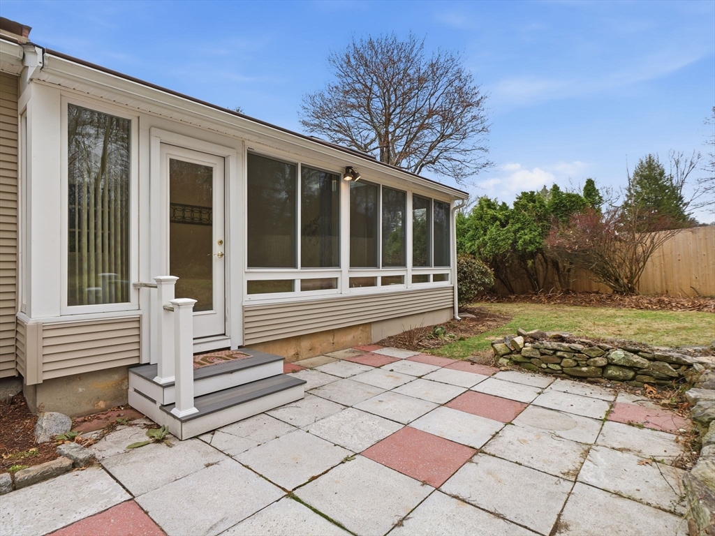 8 Monument Hill Road Chelmsford, MA 01824 - Photo 34 of 40