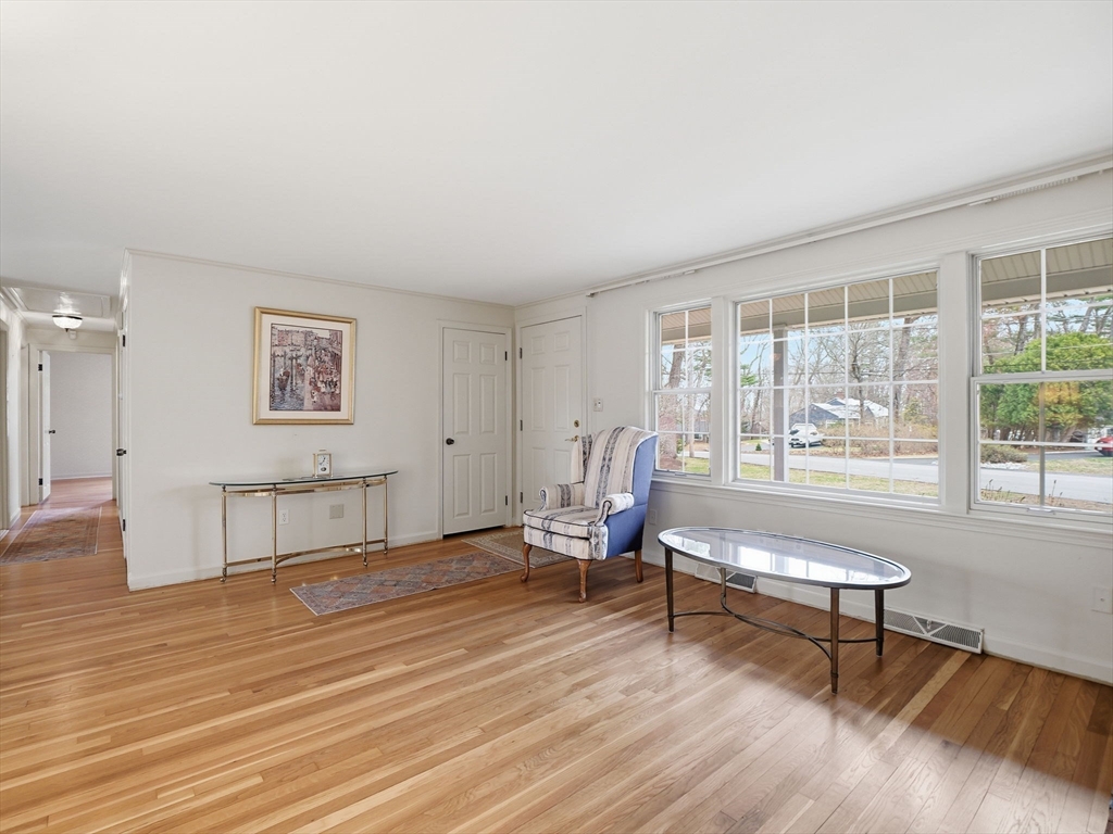 8 Monument Hill Road Chelmsford, MA 01824 - Photo 4 of 40