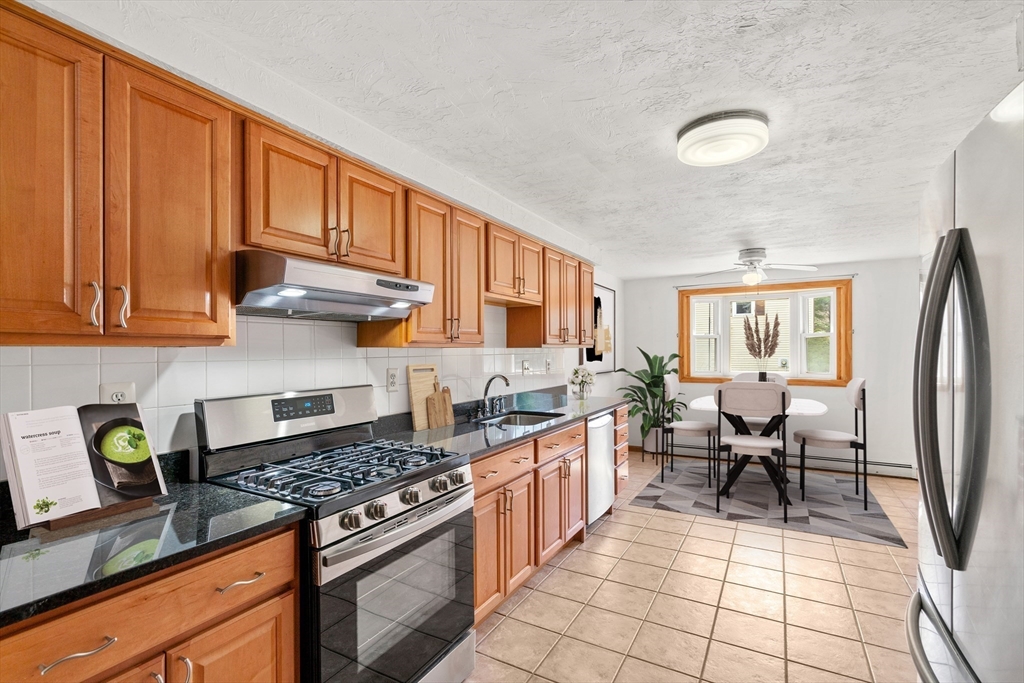 22 Langdon Road Wayland, MA 01778 - Photo 4 of 24 Gallery Image 4
