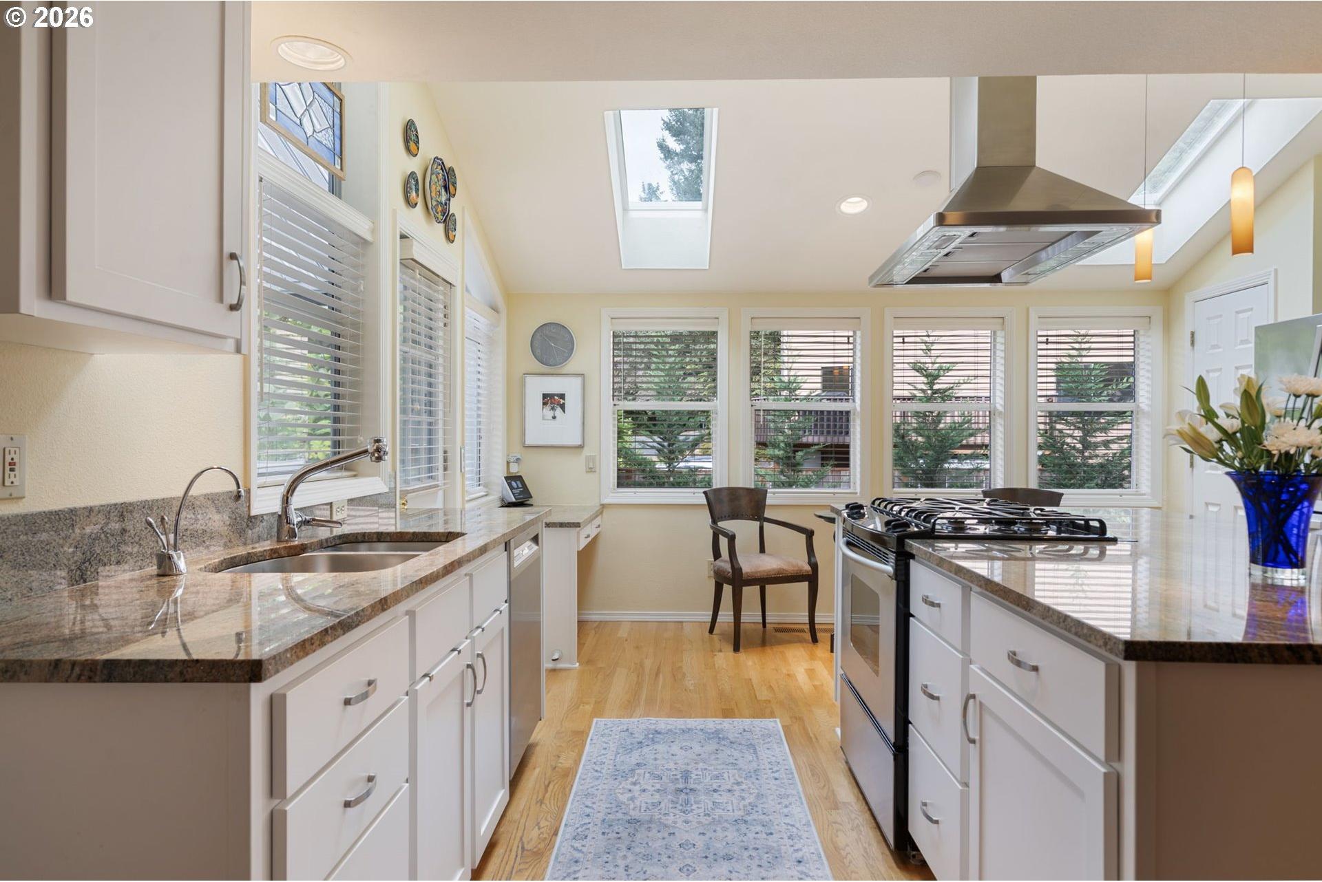 2275 Southwest 77th Place Portland, OR 97225 - Photo 9 of 41 Gallery Image 9