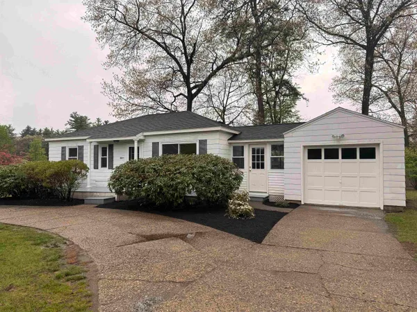 $514,900 | 15 Woodbury Lane, Bedford, NH 03110