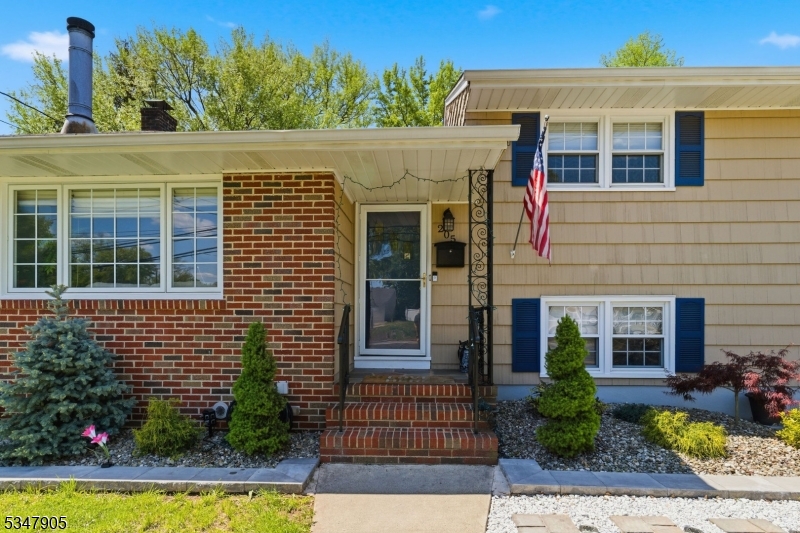 205 New Dover Road Woodbridge, NJ 07067 - Photo 4 of 44