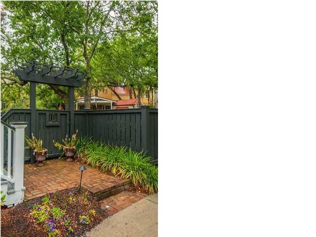 79 Hopetown Road Mount Pleasant, SC 29464 - Photo 2 of 22 20140904152506848662000000-o