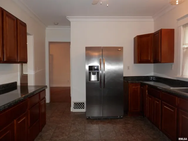 $119,900 | 653 North Cedar Street, Galesburg, IL 61401