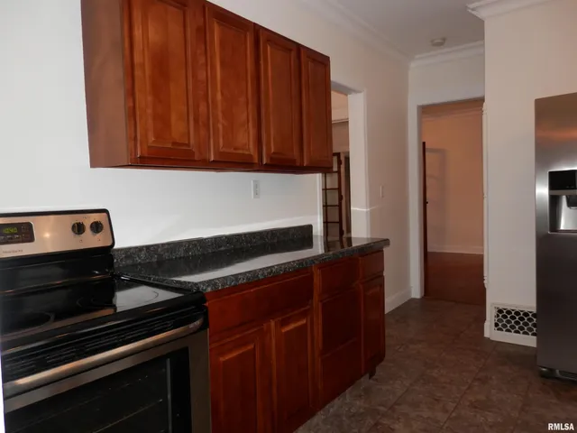 $119,900 | 653 North Cedar Street, Galesburg, IL 61401