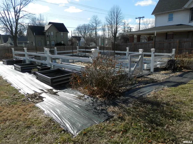 $119,900 | 653 North Cedar Street, Galesburg, IL 61401