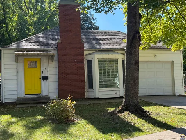 $179,500 | 4221 Southwest 17th Street, Topeka, KS 66604
