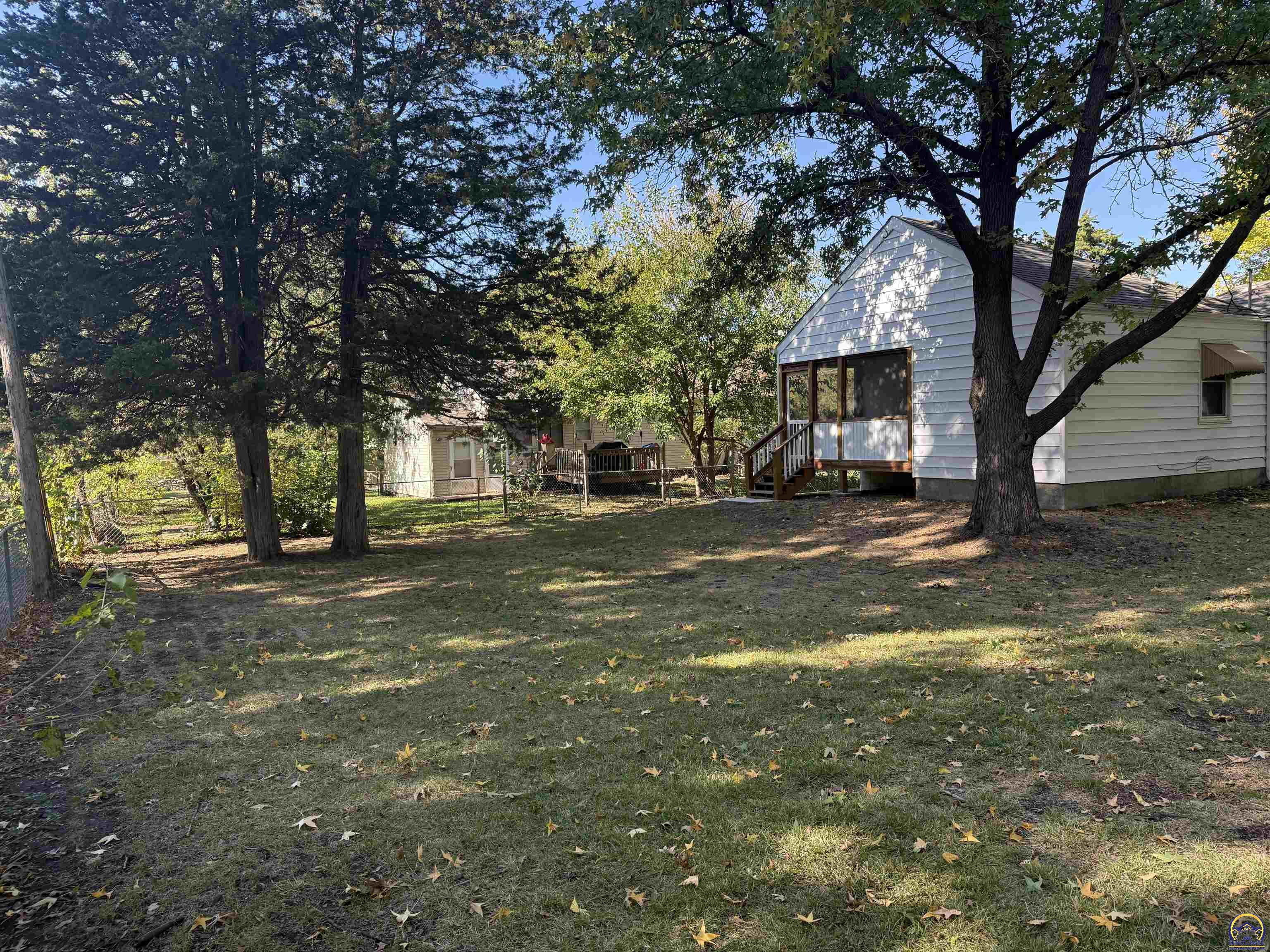 4221 Southwest 17th Street Topeka, KS 66604 - Photo 15 of 72