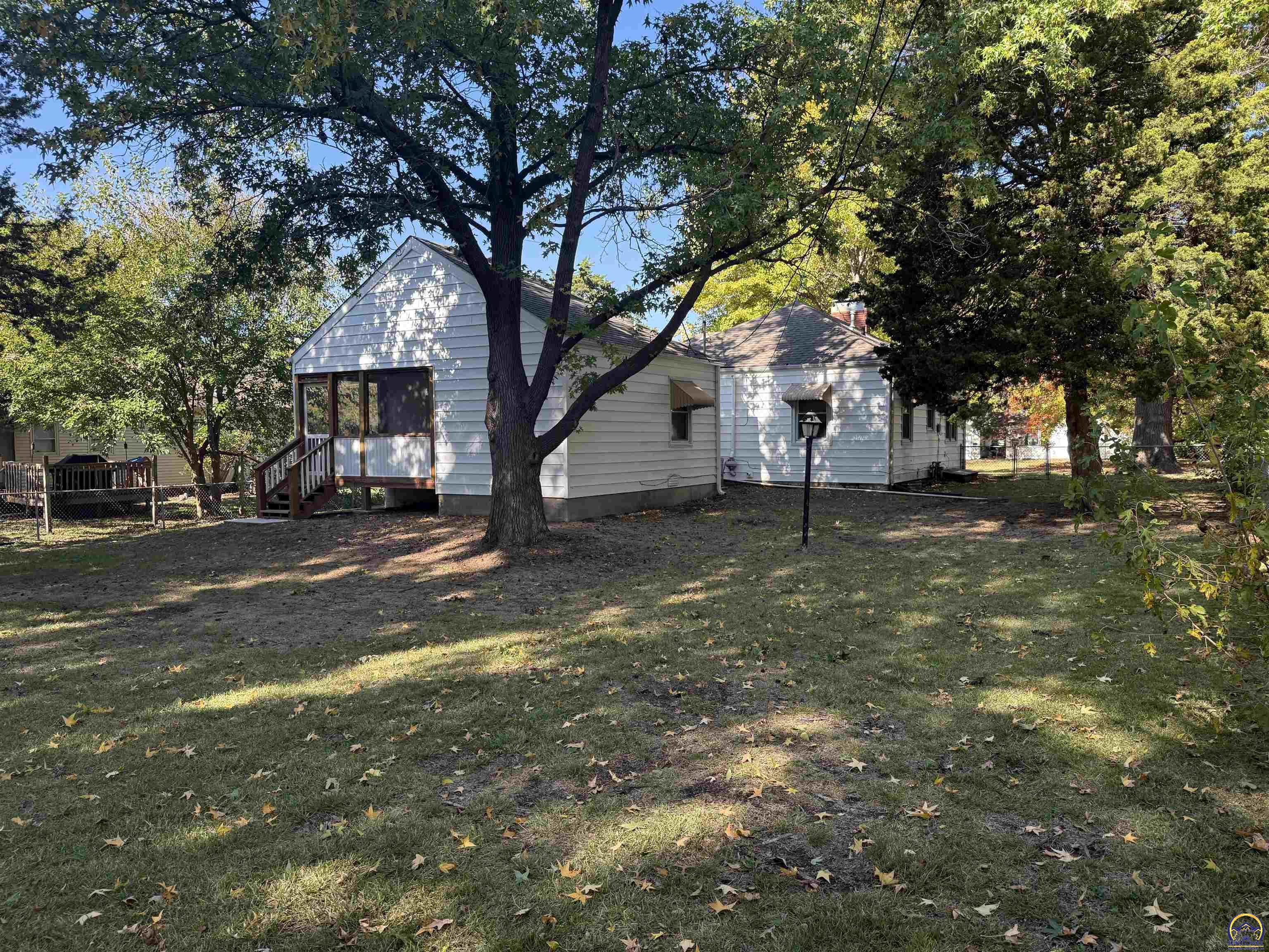 4221 Southwest 17th Street Topeka, KS 66604 - Photo 16 of 72