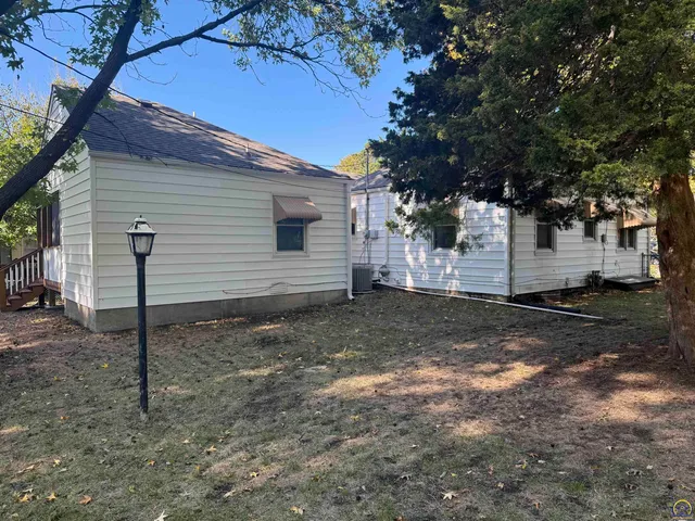 $179,500 | 4221 Southwest 17th Street, Topeka, KS 66604