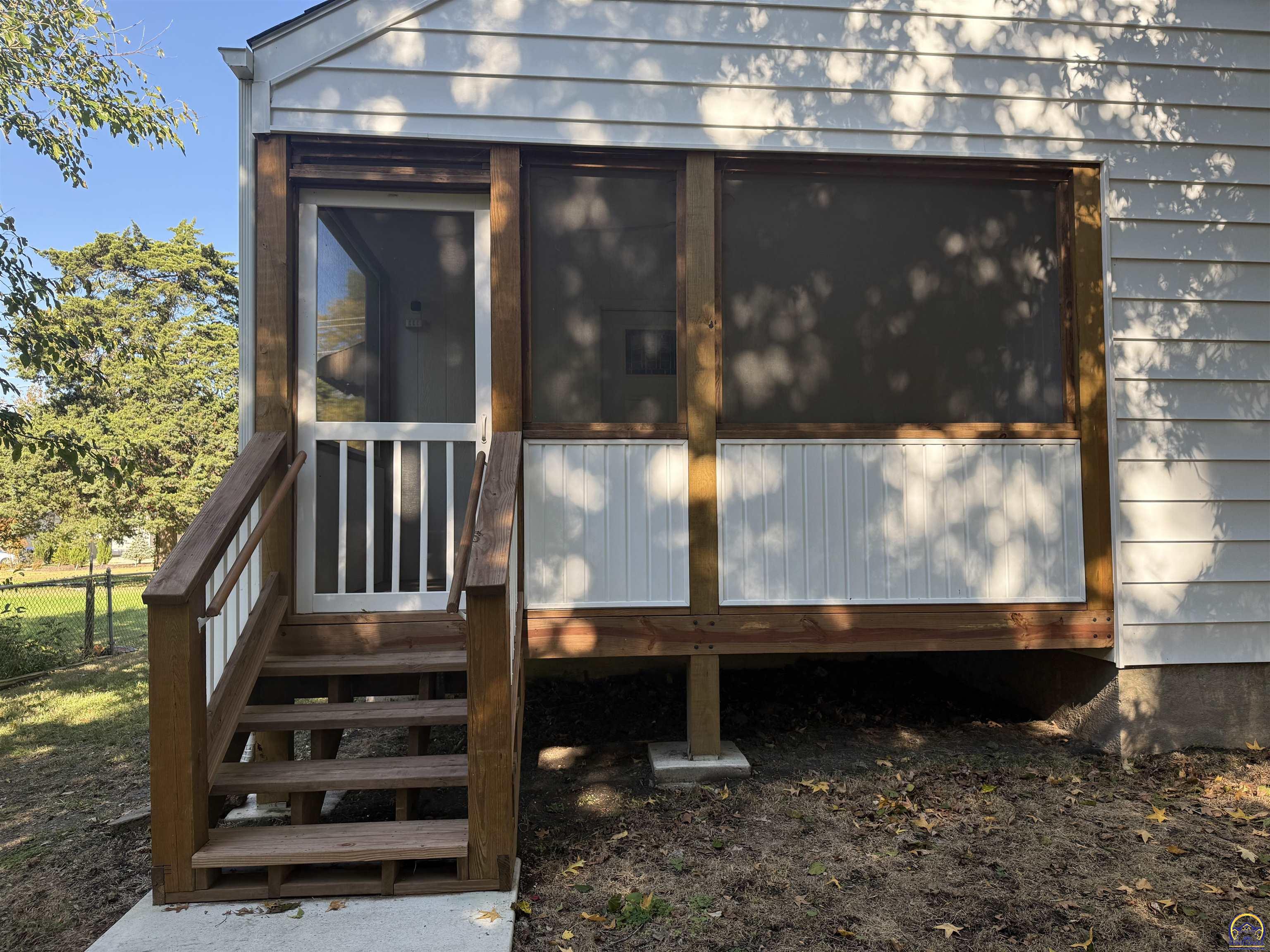 4221 Southwest 17th Street Topeka, KS 66604 - Photo 19 of 72