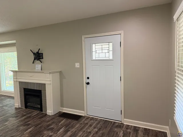 $179,500 | 4221 Southwest 17th Street, Topeka, KS 66604