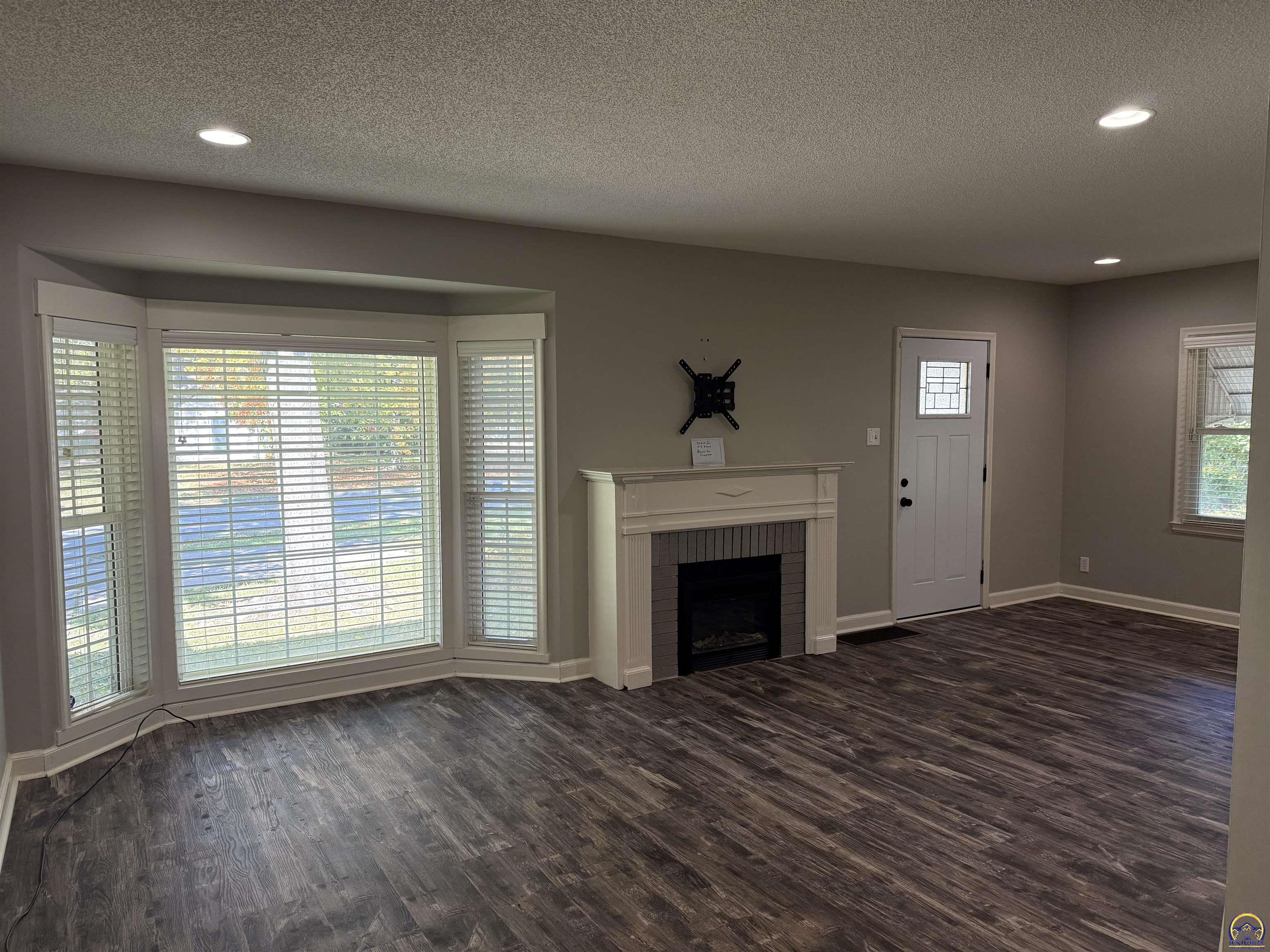 4221 Southwest 17th Street Topeka, KS 66604 - Photo 23 of 72