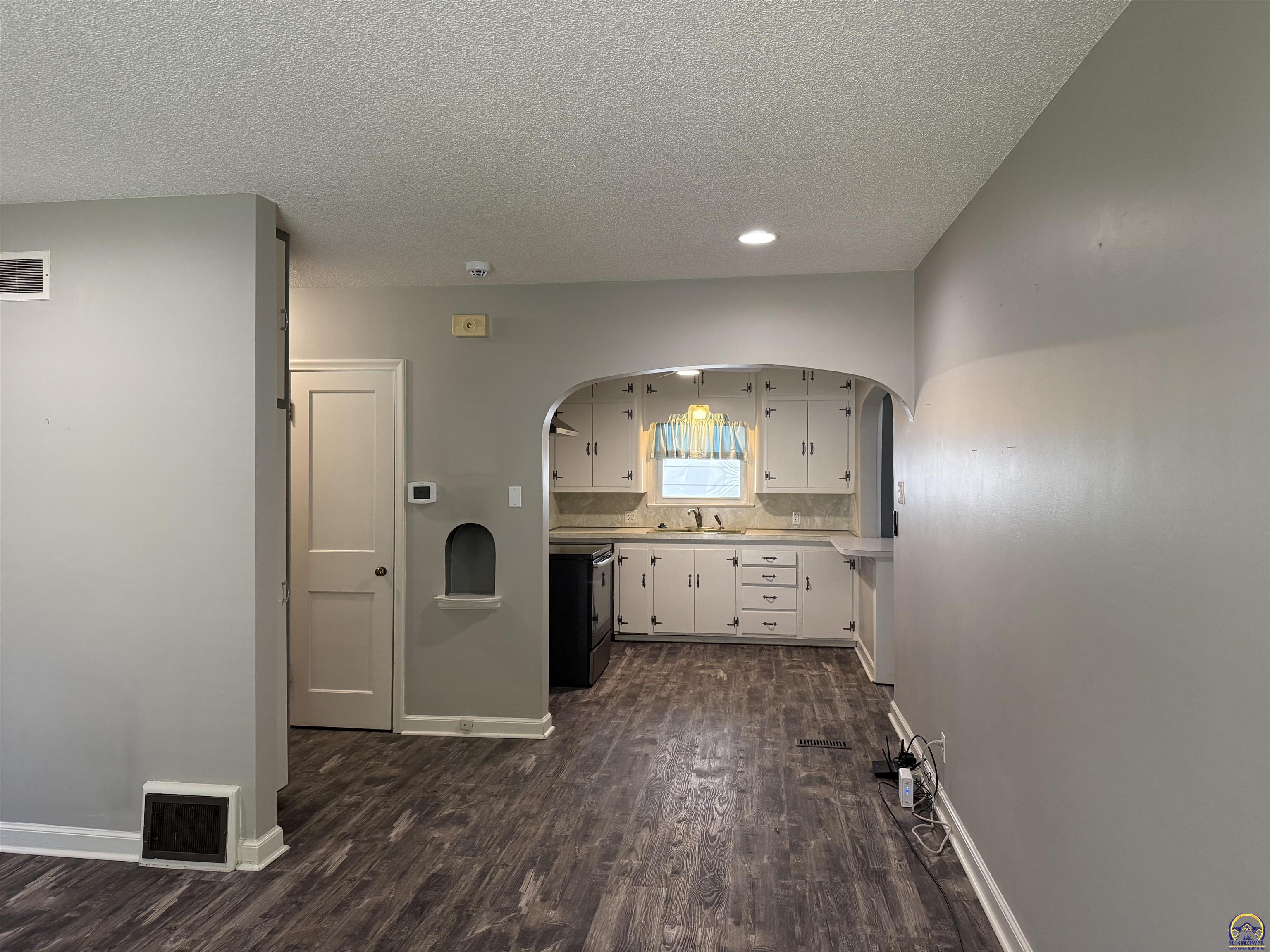 4221 Southwest 17th Street Topeka, KS 66604 - Photo 25 of 72