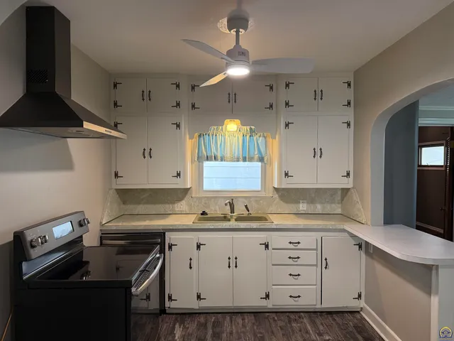 $179,500 | 4221 Southwest 17th Street, Topeka, KS 66604