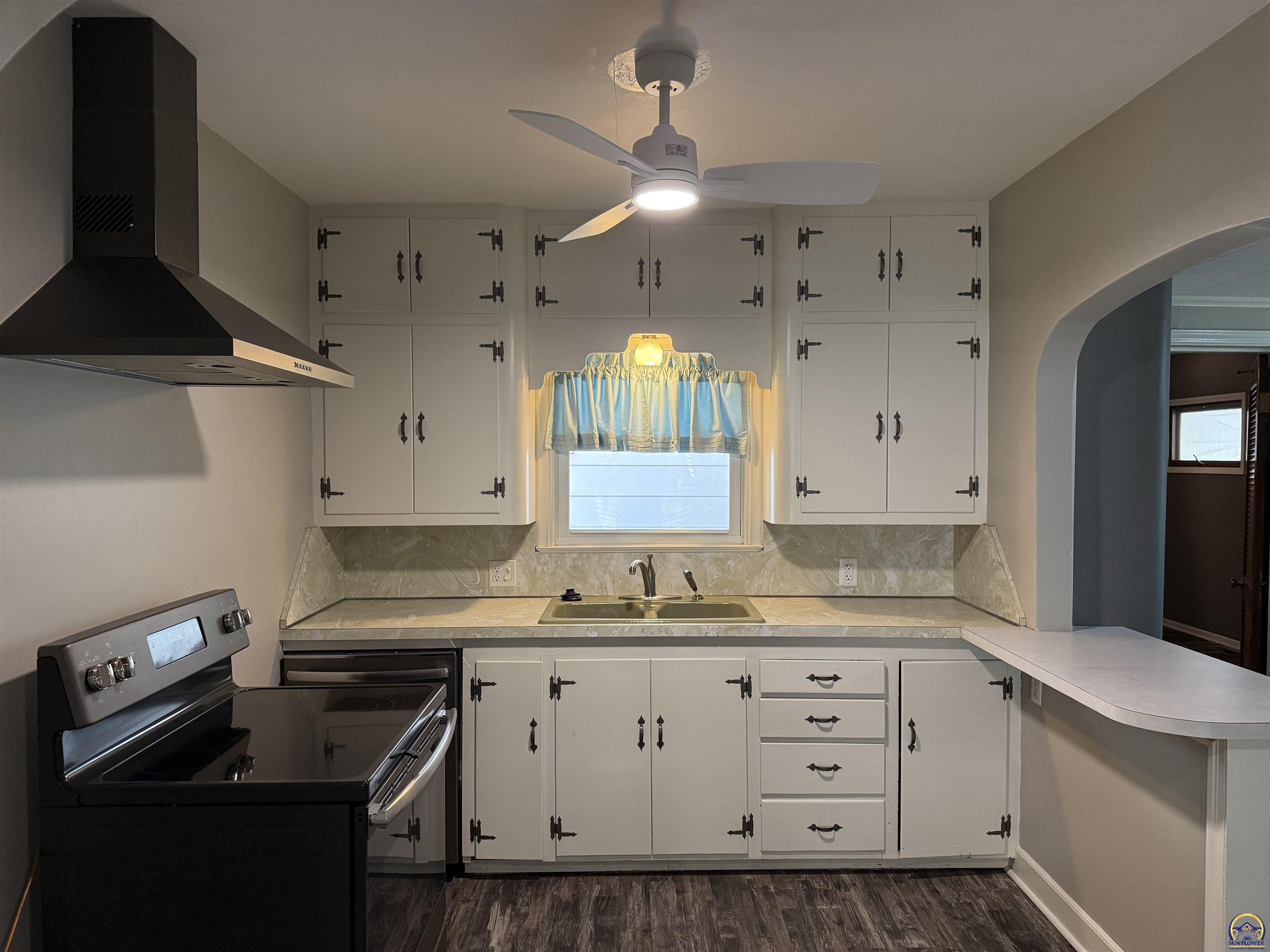 4221 Southwest 17th Street Topeka, KS 66604 - Photo 27 of 72