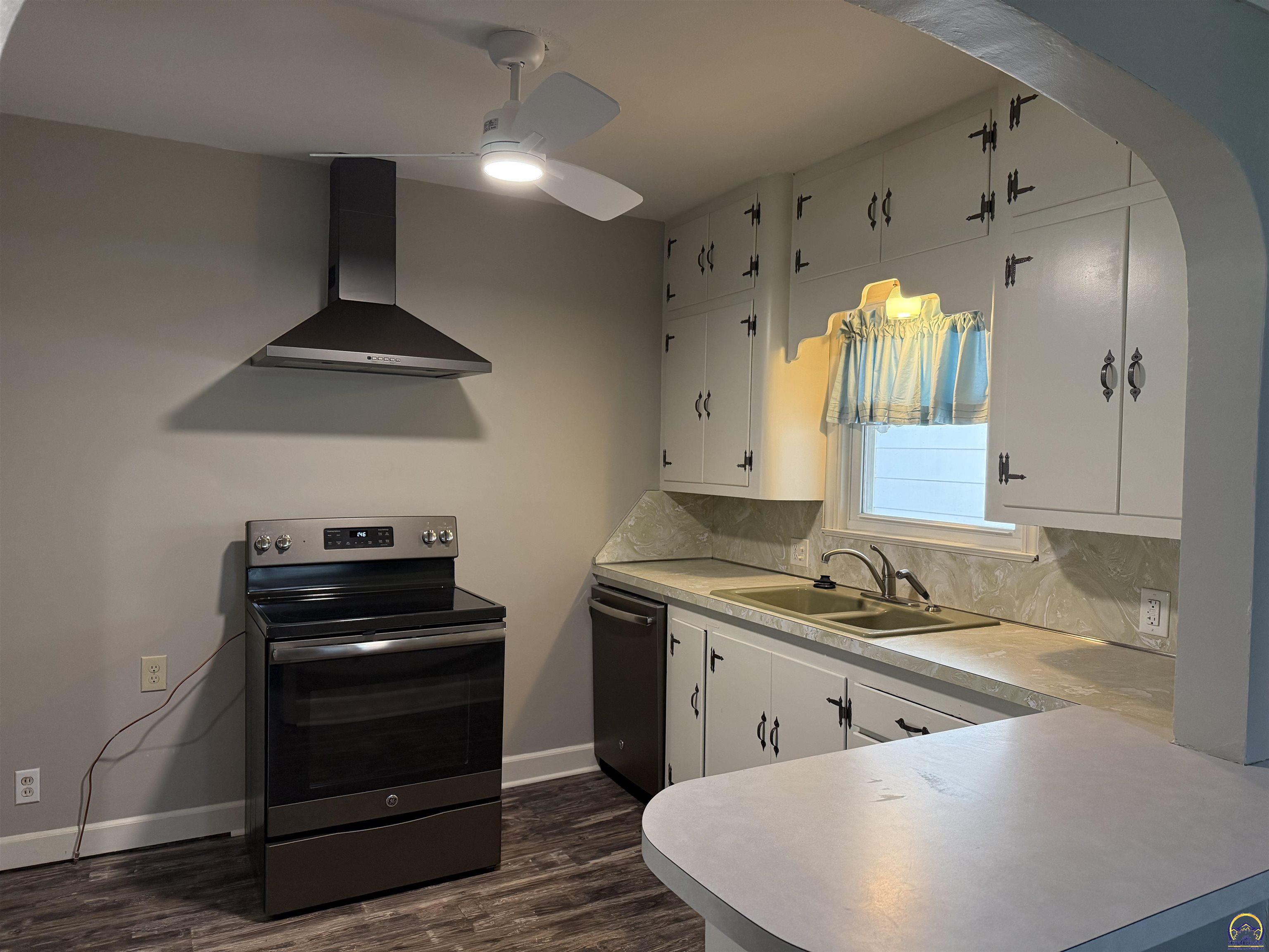 4221 Southwest 17th Street Topeka, KS 66604 - Photo 30 of 72