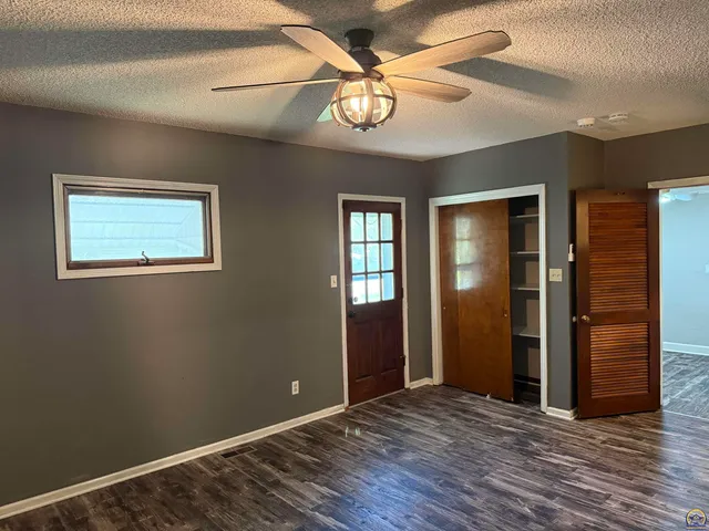 $179,500 | 4221 Southwest 17th Street, Topeka, KS 66604