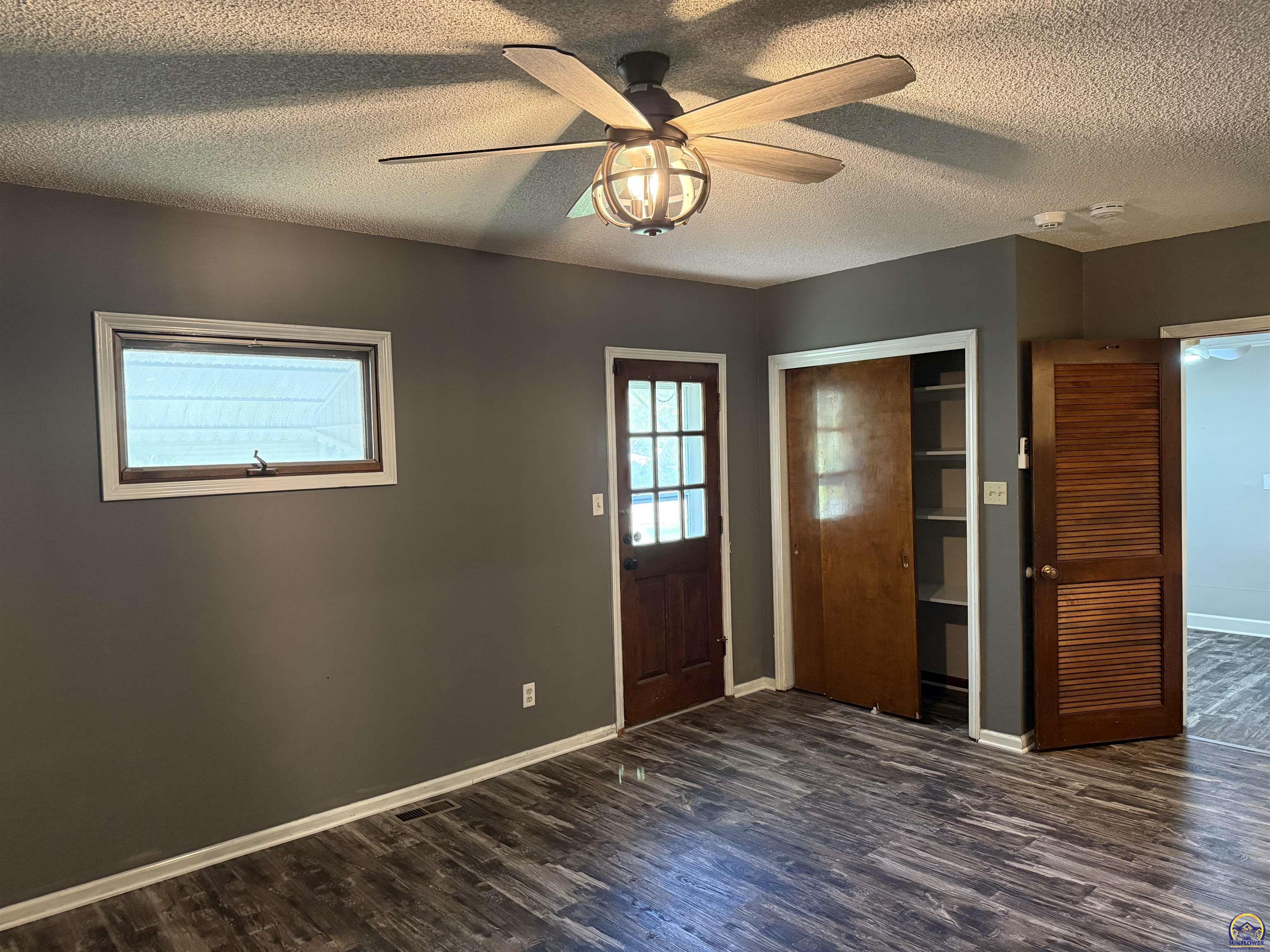 4221 Southwest 17th Street Topeka, KS 66604 - Photo 38 of 72