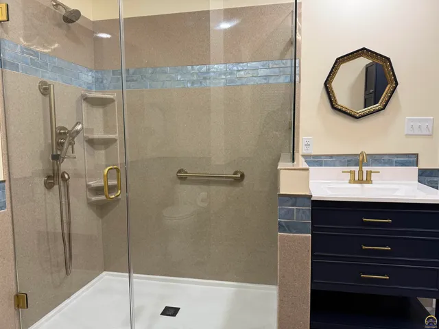 $179,500 | 4221 Southwest 17th Street, Topeka, KS 66604