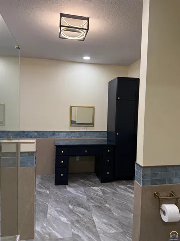 $179,500 | 4221 Southwest 17th Street, Topeka, KS 66604