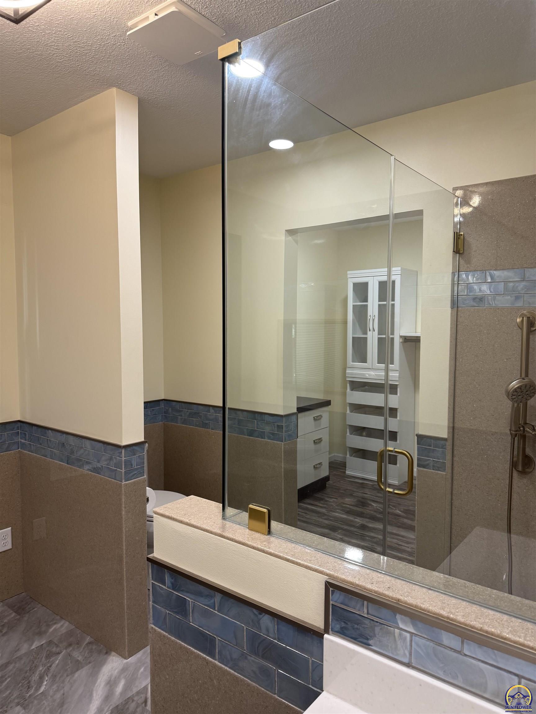 4221 Southwest 17th Street Topeka, KS 66604 - Photo 44 of 72