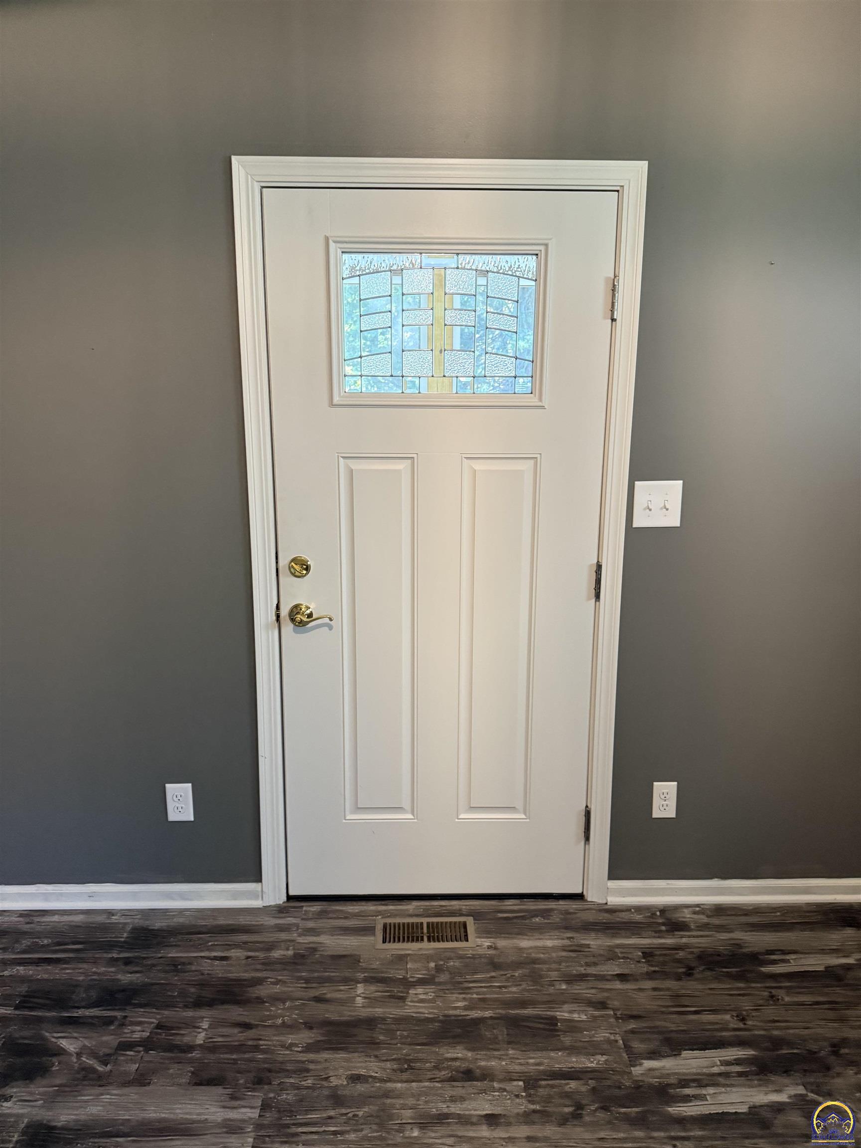 4221 Southwest 17th Street Topeka, KS 66604 - Photo 51 of 72