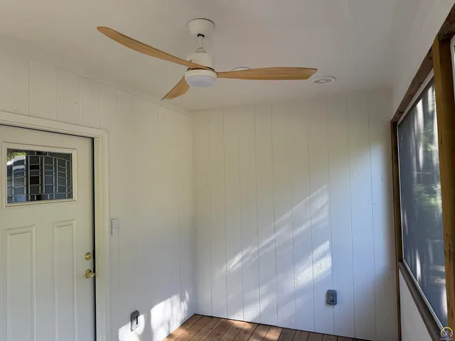 $179,500 | 4221 Southwest 17th Street, Topeka, KS 66604