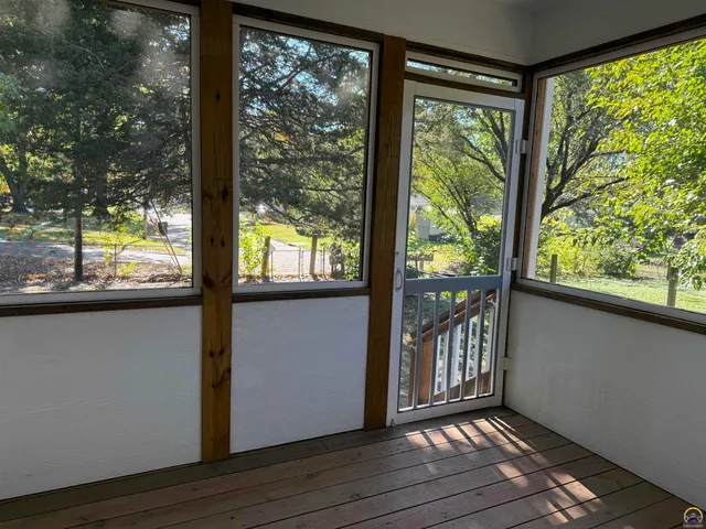 $179,500 | 4221 Southwest 17th Street, Topeka, KS 66604