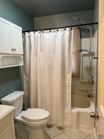 $179,500 | 4221 Southwest 17th Street, Topeka, KS 66604