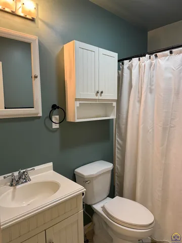 $179,500 | 4221 Southwest 17th Street, Topeka, KS 66604