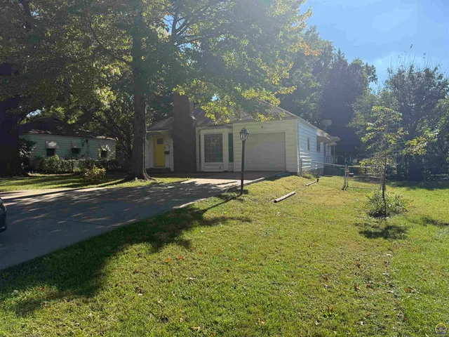 $179,500 | 4221 Southwest 17th Street, Topeka, KS 66604