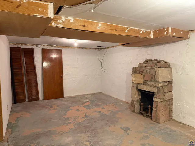 $179,500 | 4221 Southwest 17th Street, Topeka, KS 66604