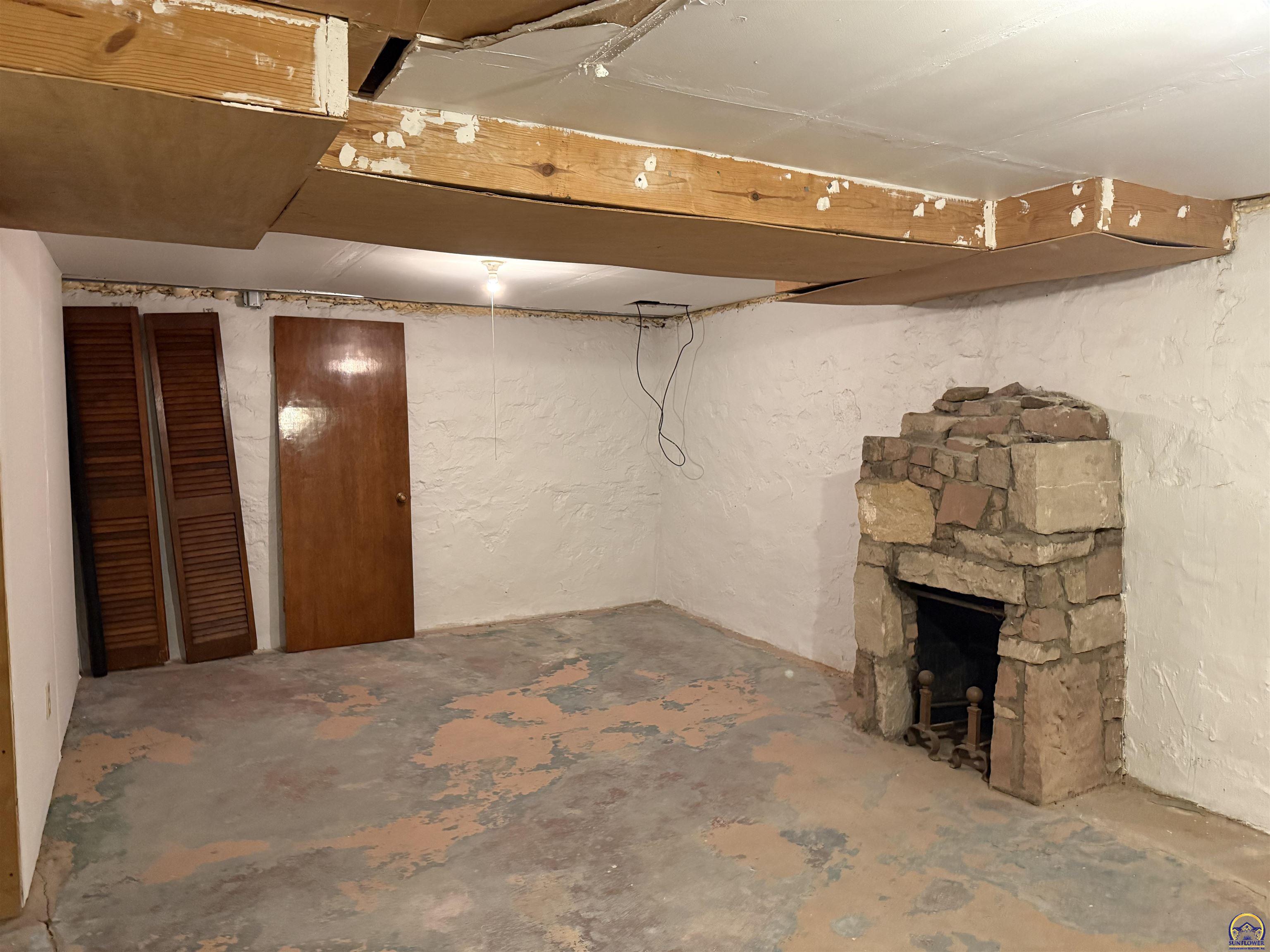 4221 Southwest 17th Street Topeka, KS 66604 - Photo 71 of 72