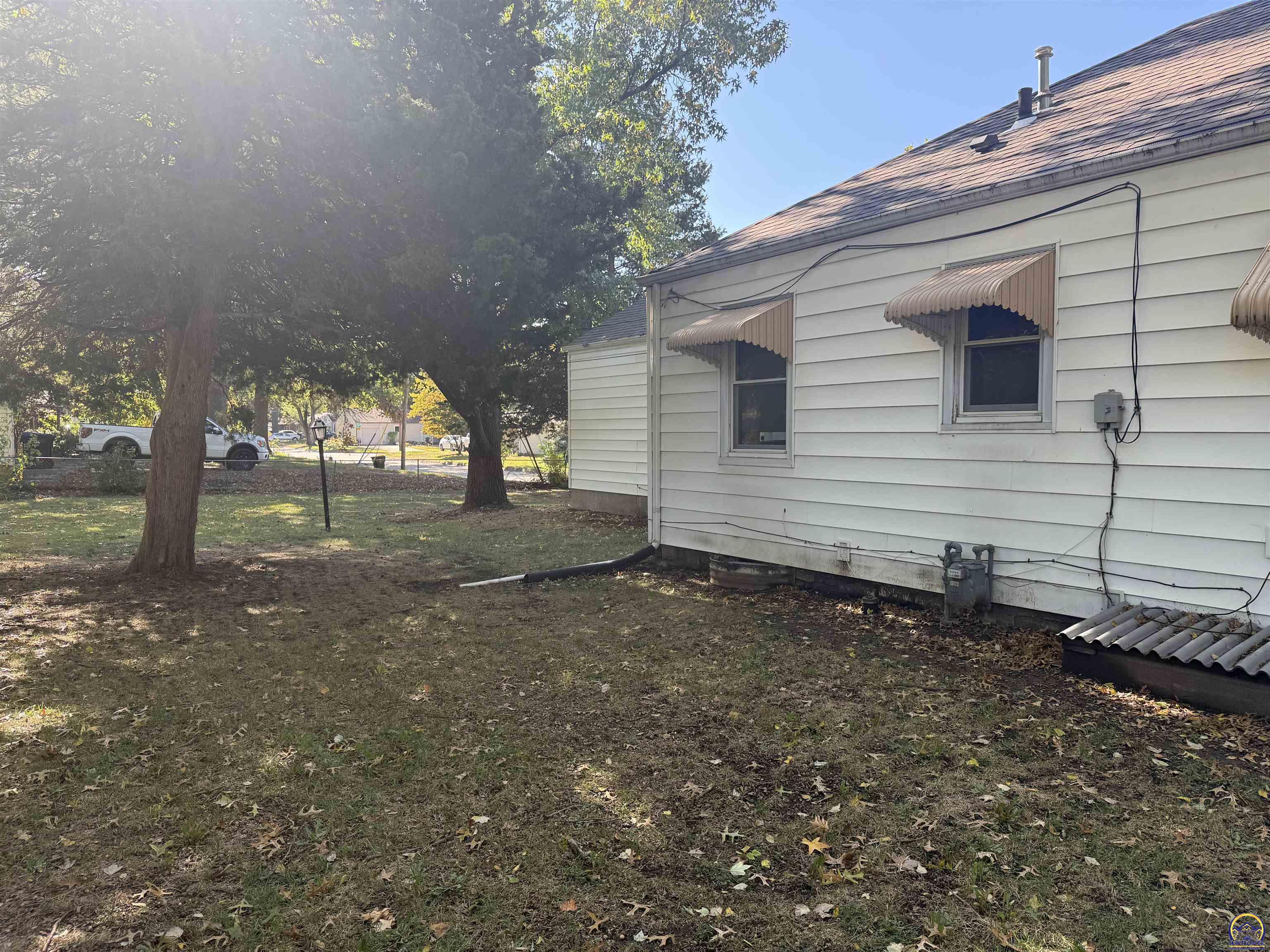 4221 Southwest 17th Street Topeka, KS 66604 - Photo 9 of 72