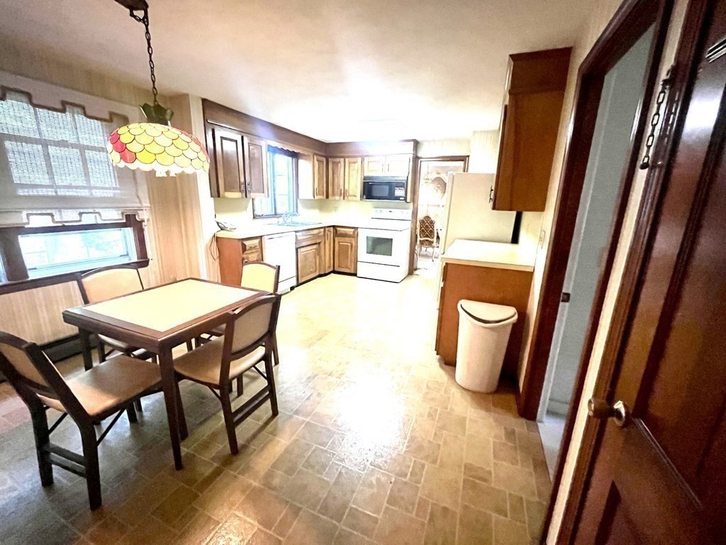 76 Winfield Road Holden, MA 01520 - Photo 10 of 25 Gallery Image 10