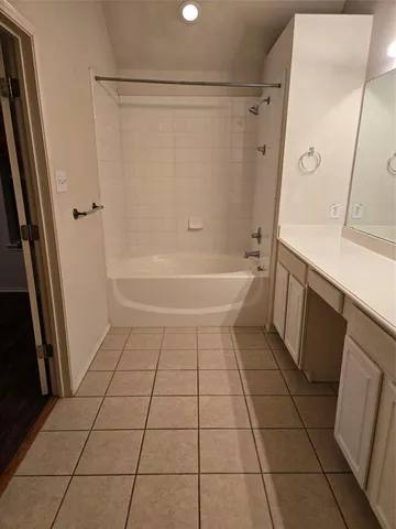 $2,000 | 606 Zollman Court, Lancaster, TX 75146