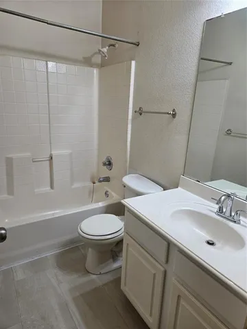 $2,000 | 606 Zollman Court, Lancaster, TX 75146