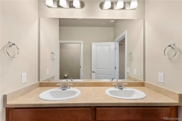 $1,900 | 14331 East Tennessee Avenue, Unit 307, Aurora, CO 80012