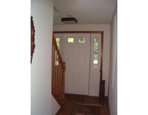 818 Bay Road Amherst, MA 01002 - Photo 4 of 16