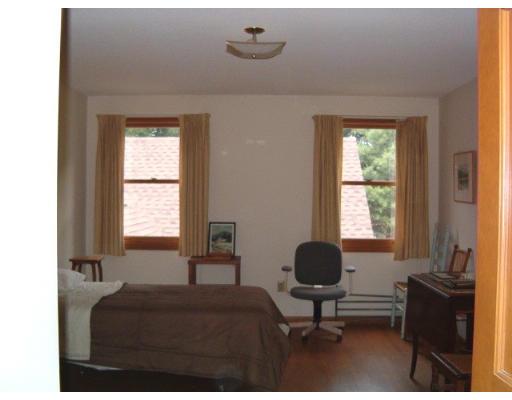 818 Bay Road Amherst, MA 01002 - Photo 8 of 16