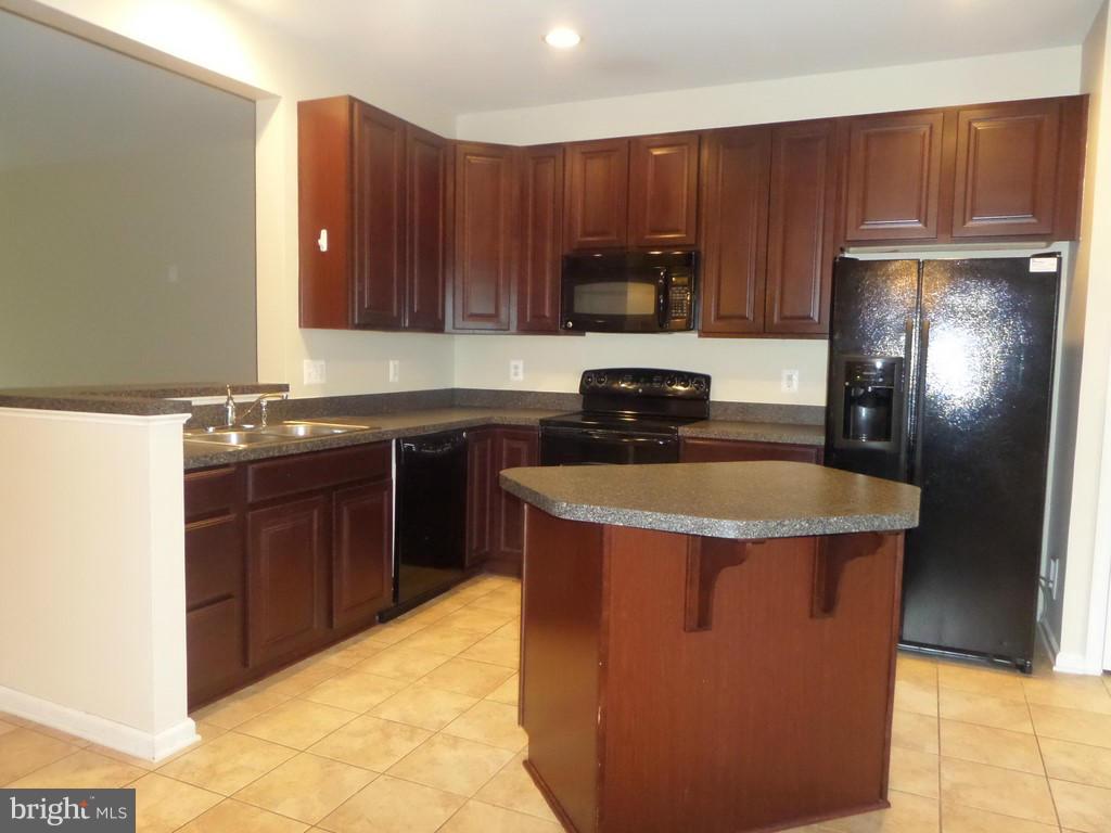 74 Short Branch Road Stafford, VA 22556 - Photo 7 of 24 Kitchen