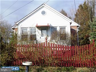 113 Maple Road Wallingford, PA 19086 - Photo 2 of 12 Exterior Front