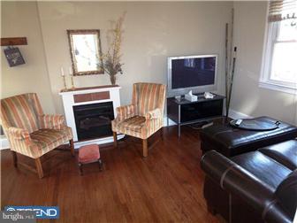 113 Maple Road Wallingford, PA 19086 - Photo 4 of 12 Living Room