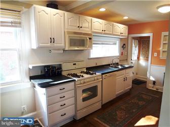113 Maple Road Wallingford, PA 19086 - Photo 6 of 12 Kitchen