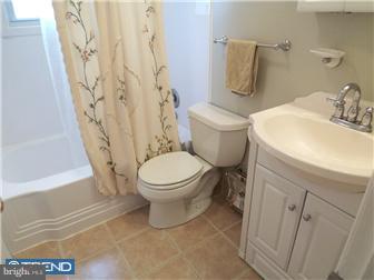 113 Maple Road Wallingford, PA 19086 - Photo 9 of 12 Bathroom