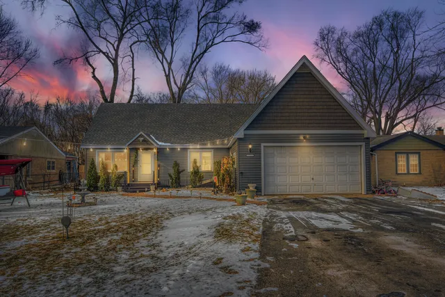 $249,900 | 15730 Washtenaw Avenue, Markham, IL 60428